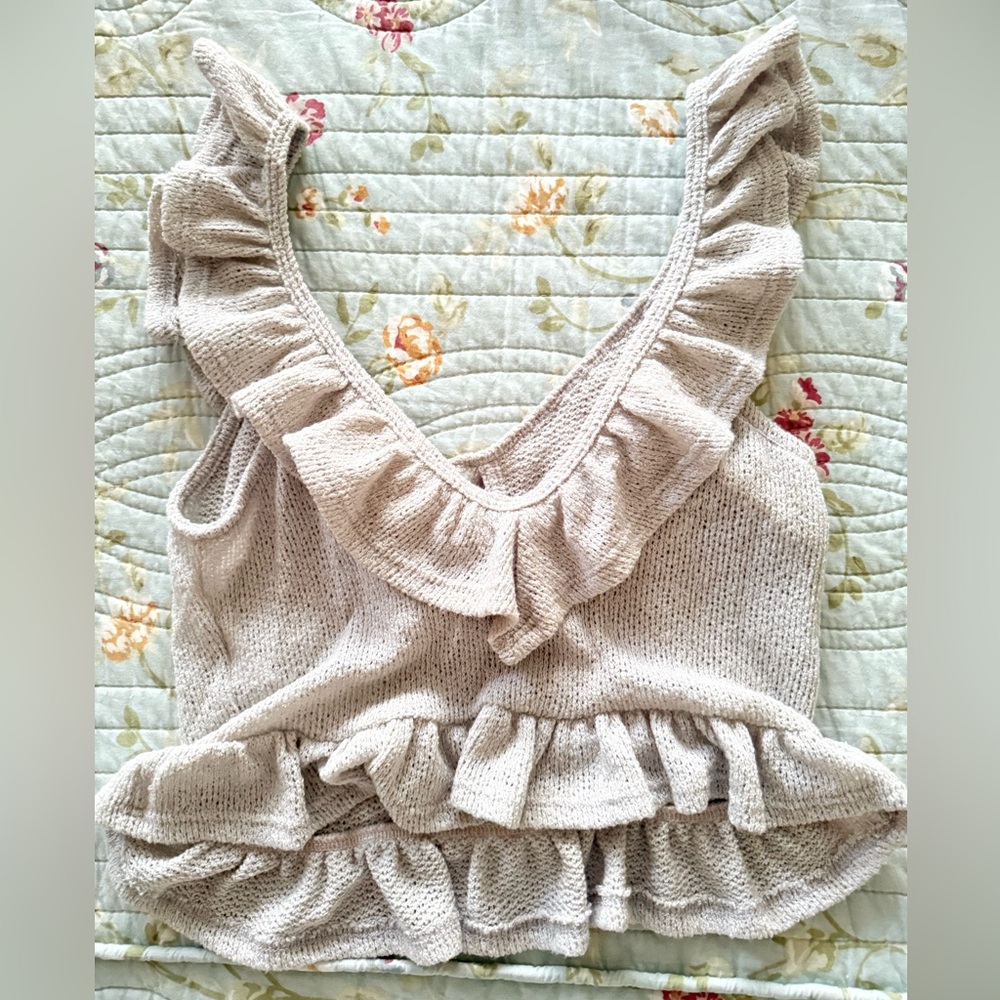 UO Tie-Front Ruffle Knit Grey Tank Top Women’s Size Small - Picture 4 of 5
